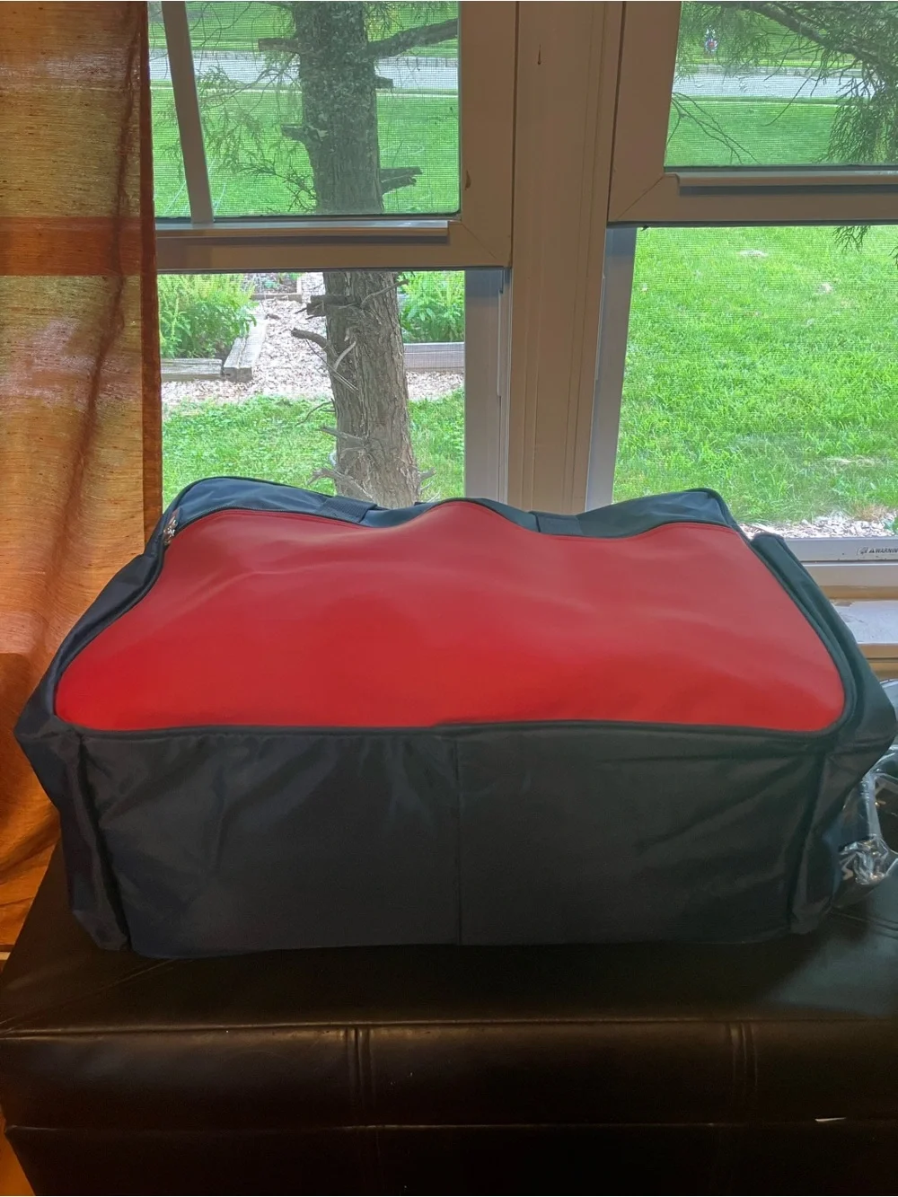 Tommy Hilfiger spacious duffel